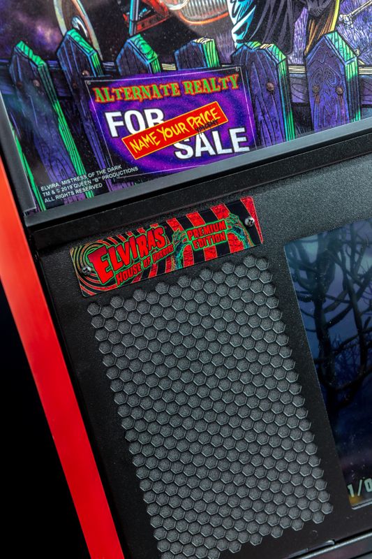 Elvira's House of Horrors Premium Studio Edition